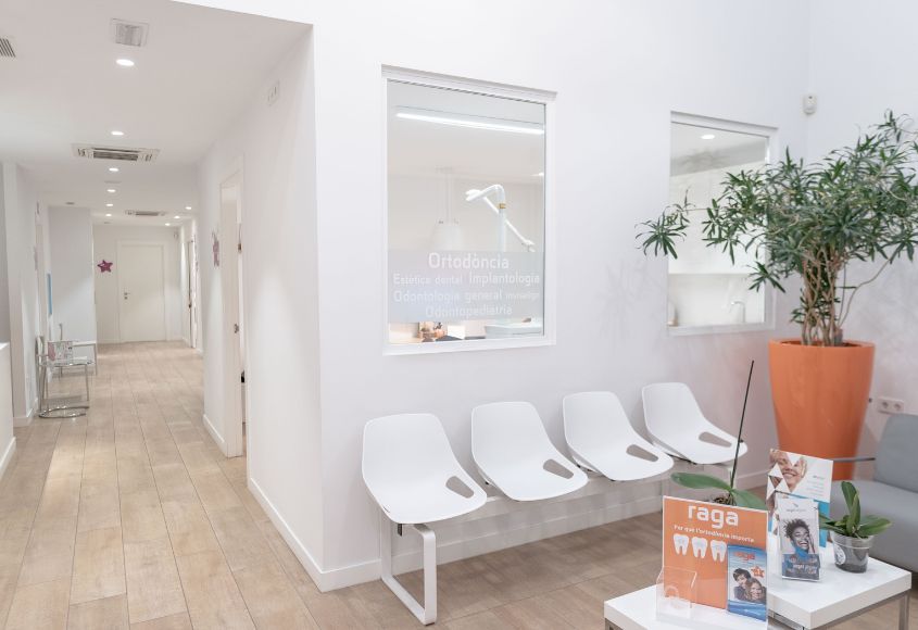 clinica-dental-manresa-RAGA-manresa-instalaciones (21)